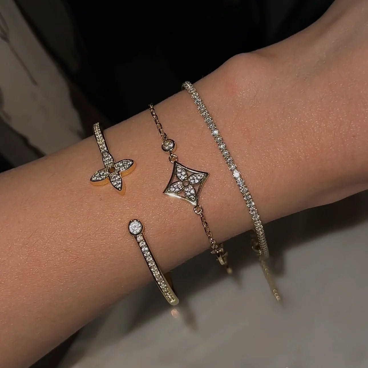 Lilly Star Cuff Gold